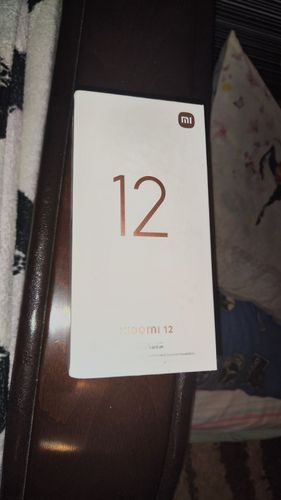 Телефон Xiaomi 12 