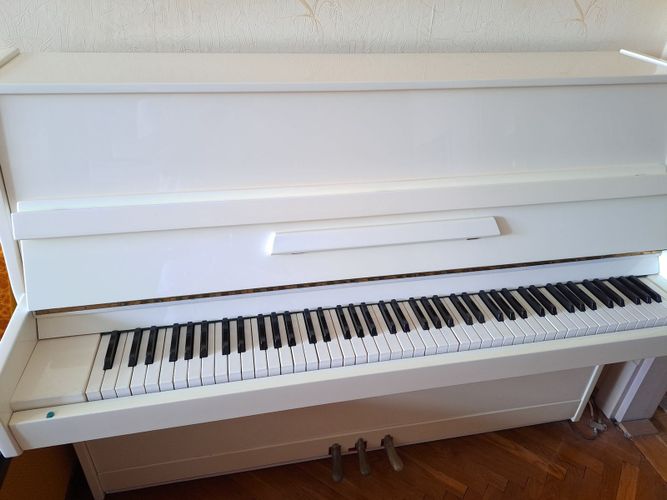 Пианино новое немецкое белое
