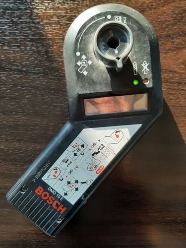 Цифровой детектор металлов Bosch DMO 10 E