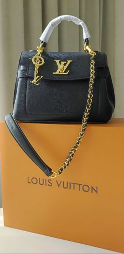 Cумка Lоuis Vuitton из зeрниcтoй кoжи  