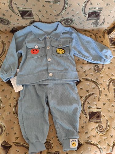 Комплект одежды для малыша (штаны, кофта) новый
