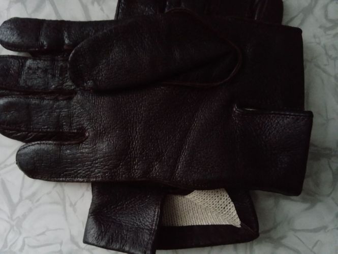 Перчатки коричневые кожаные утеплённые, с разрезом