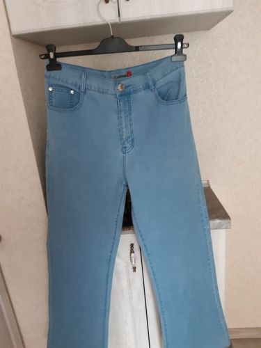 Хорошие джинсы,женские.Размер-50.