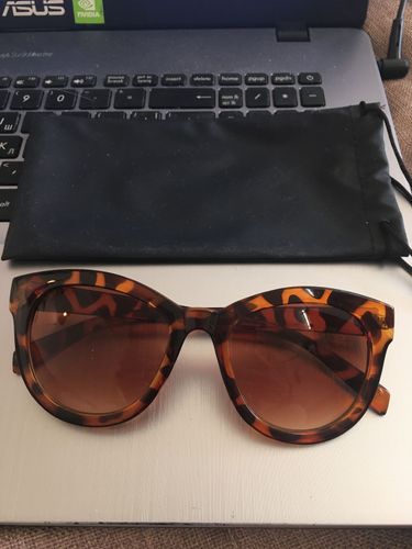 Солнцезащитные очки с чехлом/ Почта