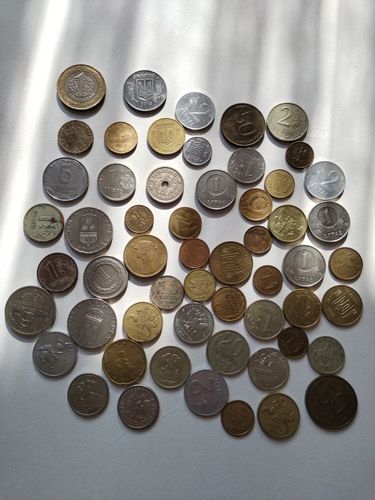 Монеты разные, одним лотом