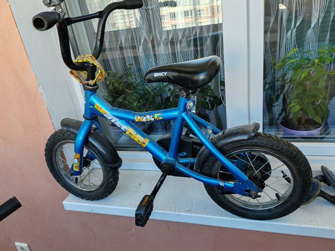Детский велосипед Аист с приставными колесами