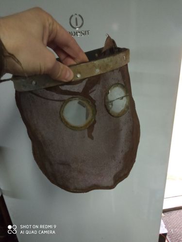 Ретро защитная маска