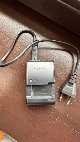 Зарядное устройство Sony BC-VW1 для NP-FW50