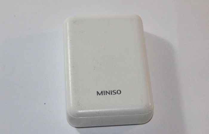  Портативное зарядное устройство Miniso