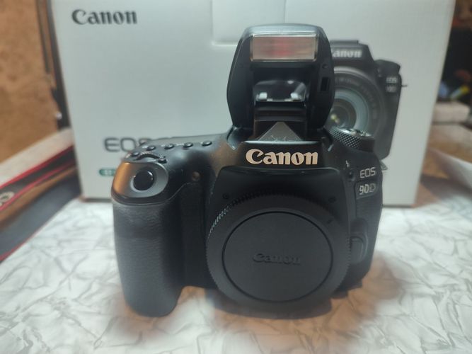 Фотоаппарат  Canon 90 D