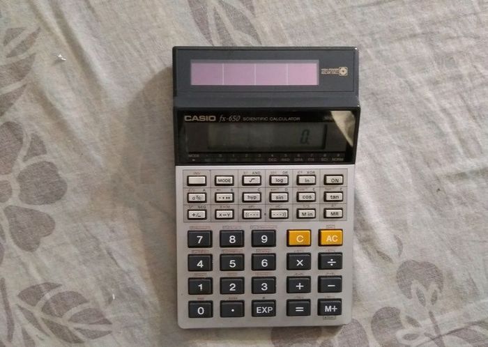 Инженерный калькулятор CASIO FX-650. Топ 1988 года