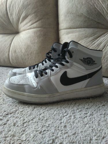 Мужские кроссовки Nike Air Jordan 1 Mid White Gray