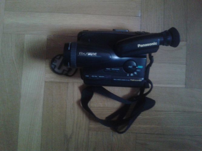 Видеокамера Panasonic 8x/WIDE