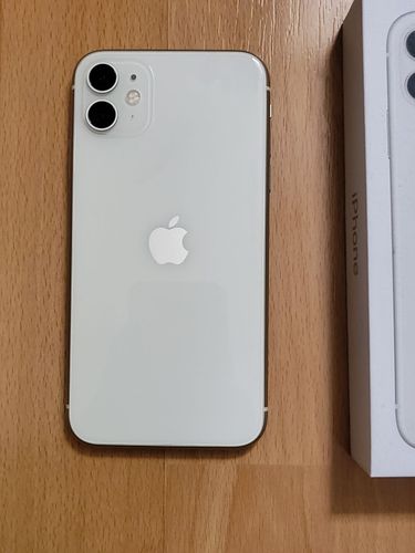 Apple iPhone 11 128GB (белый) на гарантии