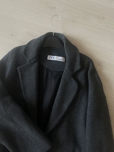 Пальто женское Zara 42 размер 