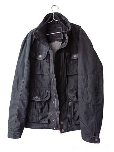 Куртка '' Hugo Boss'', оригинал, цена снижена 