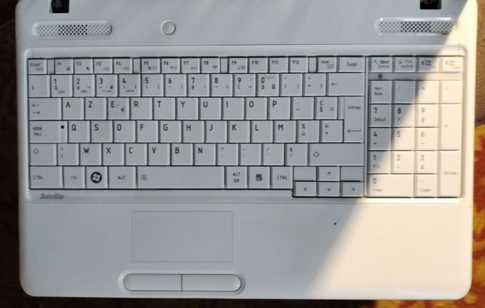 Клавиатура к ноутбуку Toshiba 