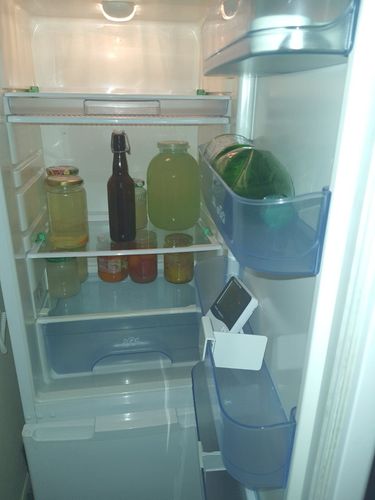 Холодильник 4014 с импортным компрессором+полки