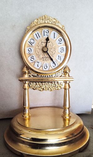 Часы настольные стилизация под золото антиквариат