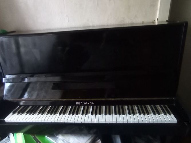 Фортепиано  Беларусь черного цвета .