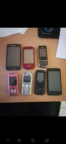 Мобильные телефоны 