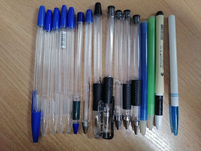 Ручки шариковые и гелевые без стержней 16 штук