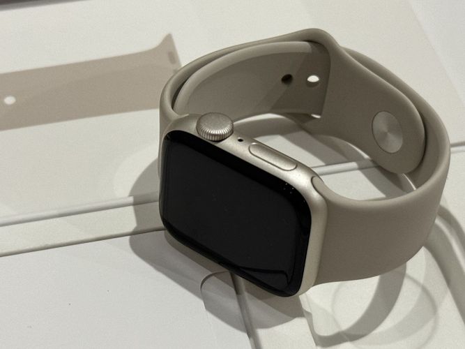 Apple Watch SE 2022 (2 поколение) 40mm на гарантии