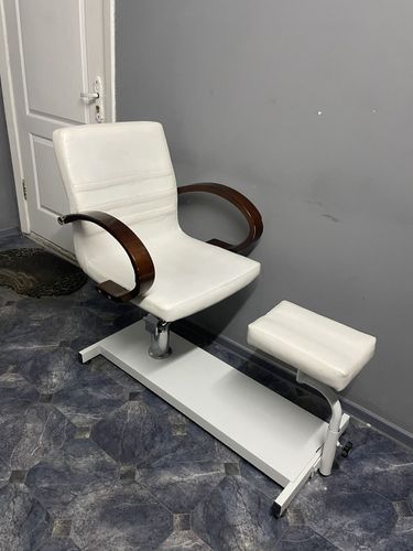 Кресло педикюрное