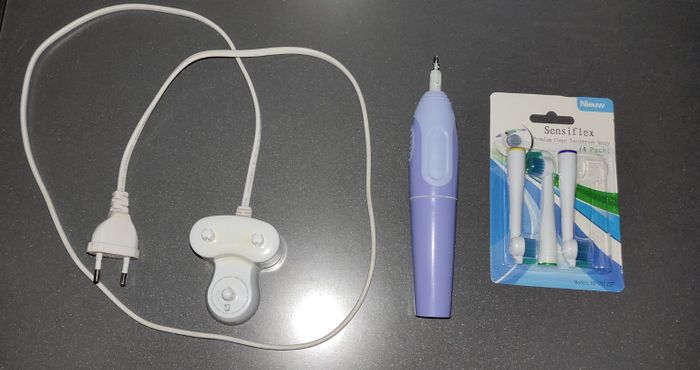 Электрическая зубная щётка Fhilips и з/у Oral B.