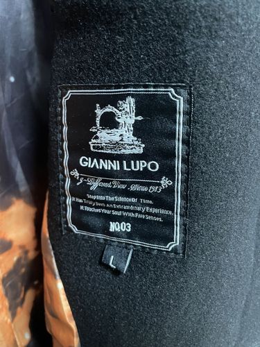Gianni lupo  пальто новая бренд (Италия)  