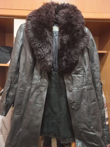 Женское кожанное пальто 
