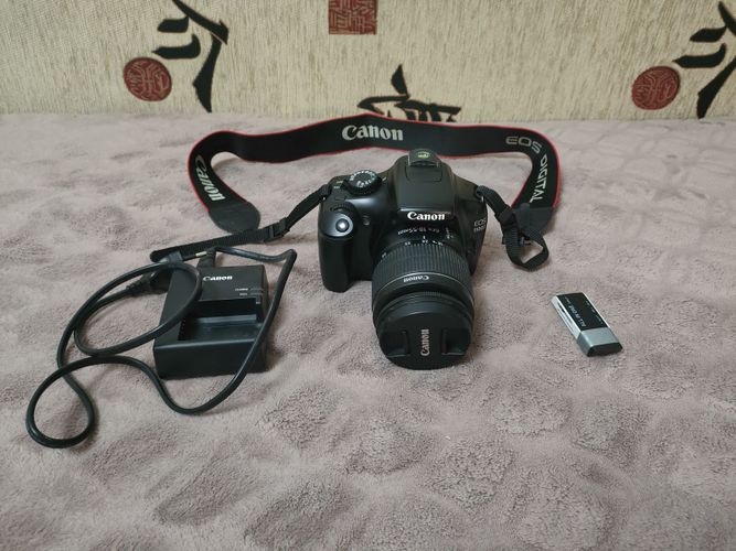 Зеркальный фотоаппарат Canon EOS 1100D kit
