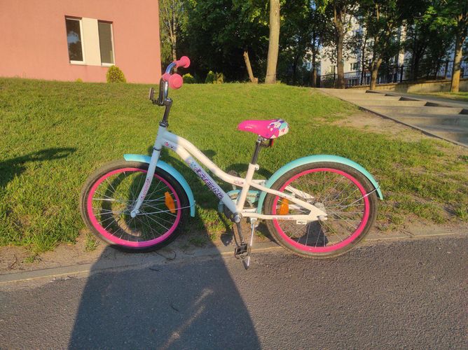 Велосипед для девочки, колеса 20’