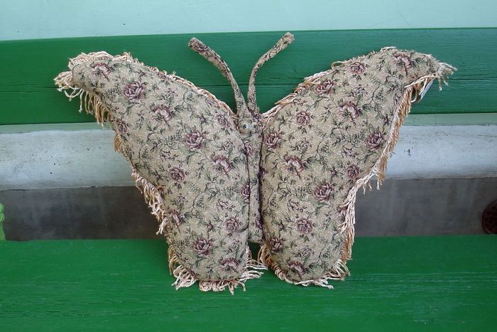 Подушка гобеленовая сувенирная «Бабочка»