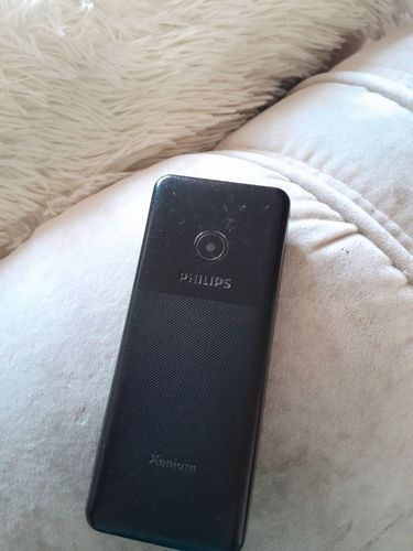 Philips кнопочный телефон