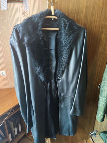 Продам итальянское мужское кожаное пальто