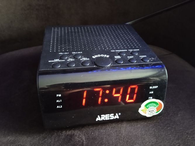 Радиочасы Aresa AR-3904