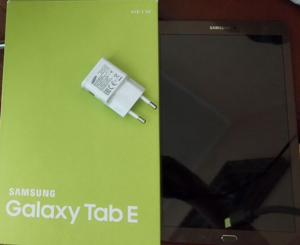 Samsung t561 tab-E большой планшет 9,6''